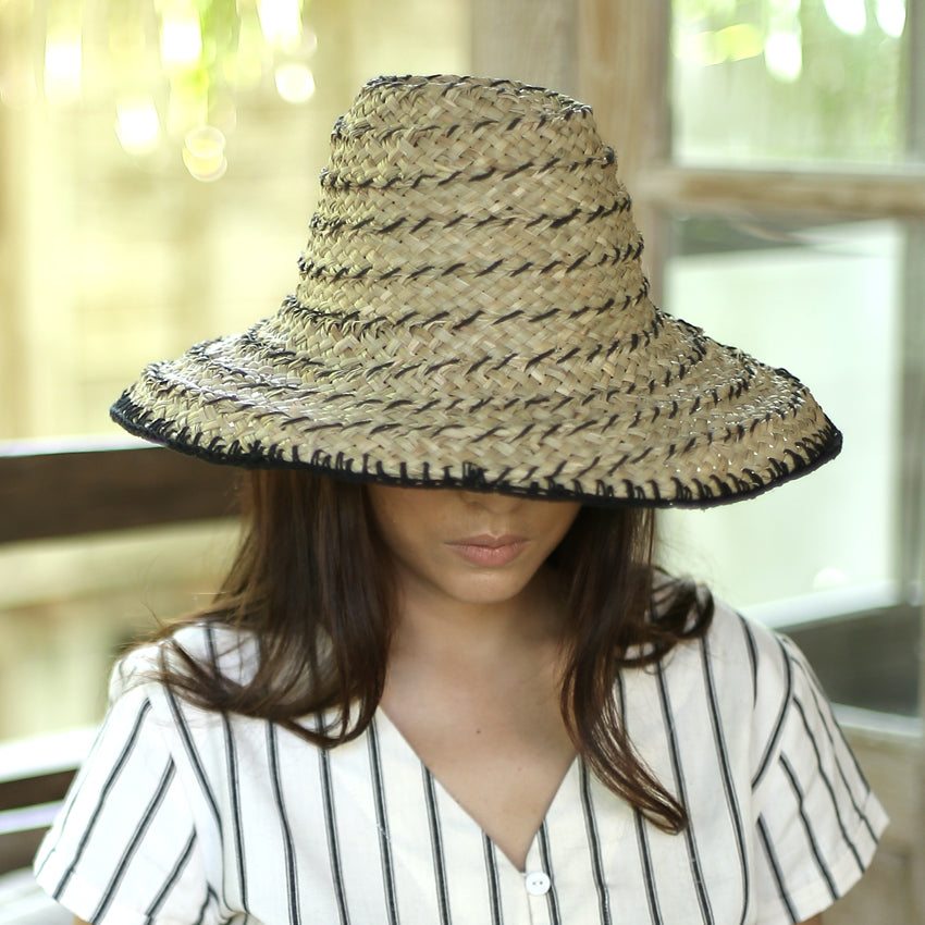 Chapeau de paille balinais Pecatu Bucket, en noir