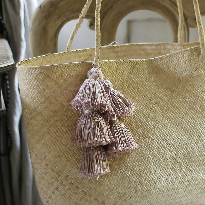 Sac fourre-tout en paille Borneo Sani - avec glands pâles blush