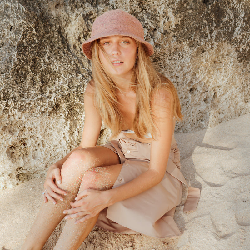 Nala Jute Straw Hat in Blush Pink. Ready for picnics in the great outdoors such as your own backyard or in a remote desert where social-distancing is no longer an issue? Grab your NALA hat and your binoculars to embark on a small adventure you’ve been longing for after months of quarantine. 